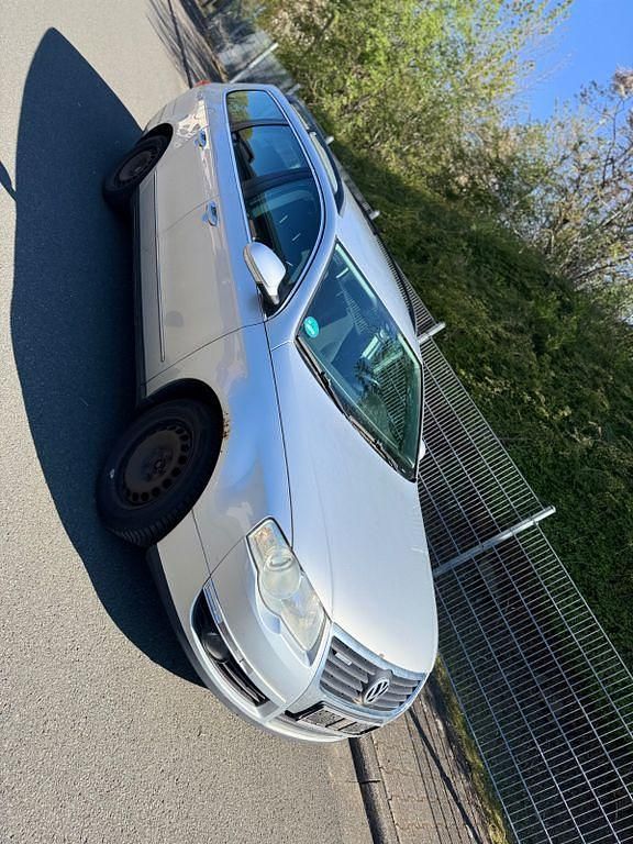 Gebraucht VW Passat Comfortline 105 PS (77 kW) 2010 Silber Kombi