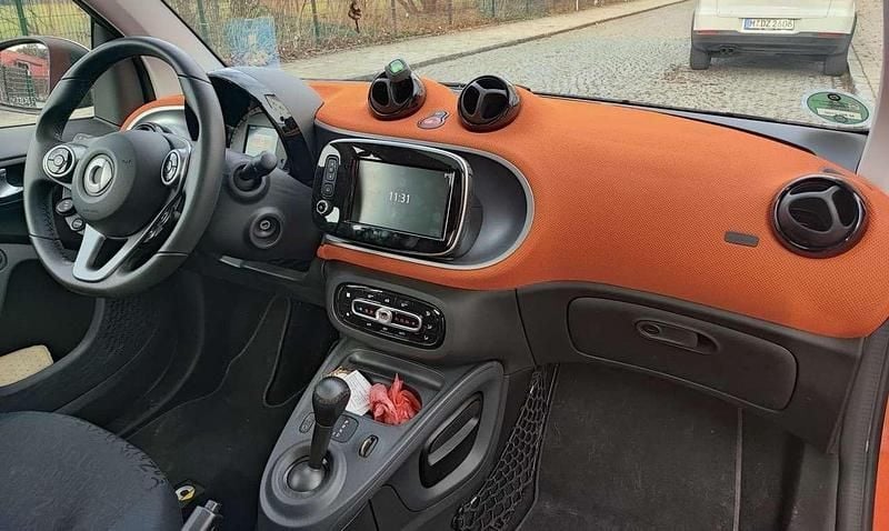 Schwarz Gebraucht 2019 Smart ForTwo Coupé Passion Kleinwagen | 13.500 € (Guter Preis) - Bild 1/4