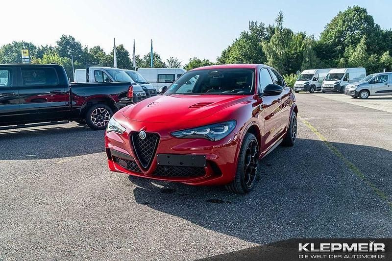 Rosso alfa uni Gebraucht 2025 Alfa Romeo Stelvio Quadrifoglio SUV | 77.590 € - Bild 1/4