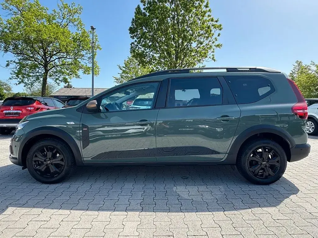 Gebraucht Dacia Jogger Extreme 110 PS (80 kW) 2025 Grün Van / Kleinbus