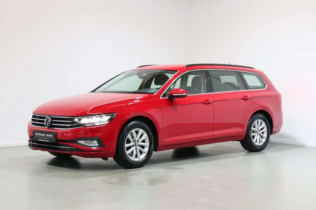 Gebraucht VW Passat Business 122 PS (89 kW) 2023 Rot Kombi