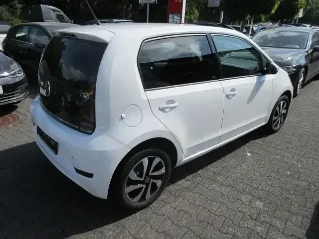 Second-hand VW up! Active 65 CP (47 kW) 2021 Alb Hatchback