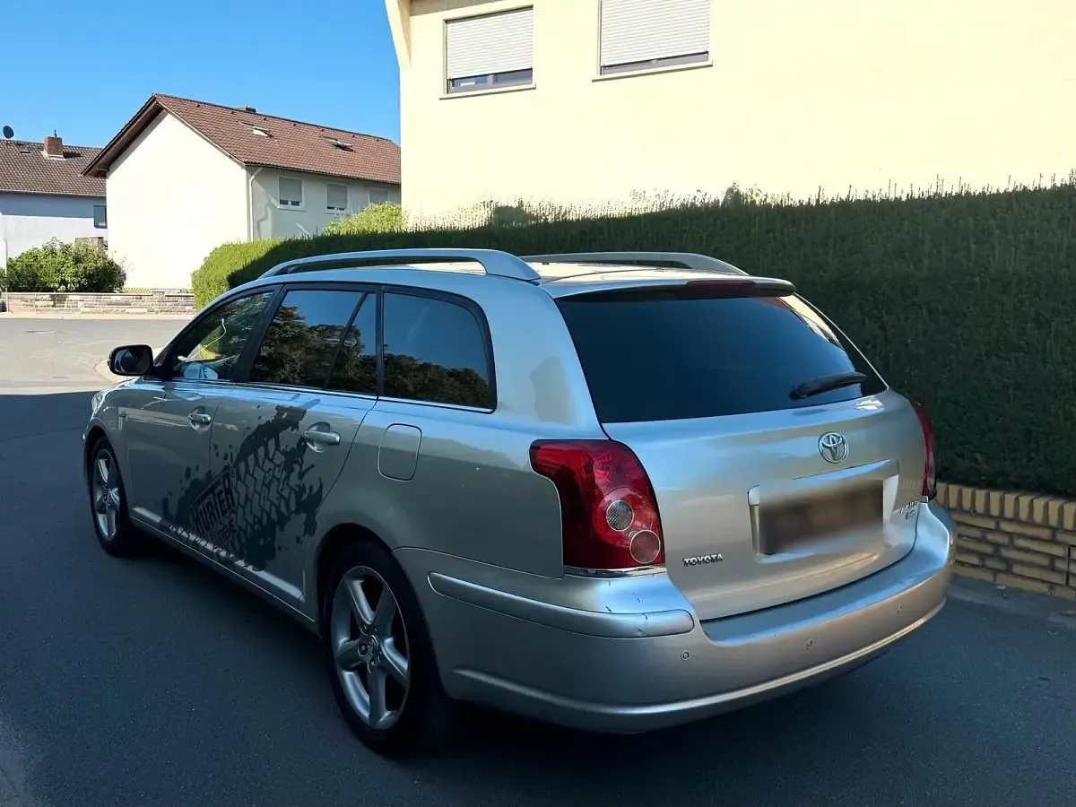 Gebraucht Toyota Avensis Executive 177 PS (130 kW) 2007 Silber Kombi