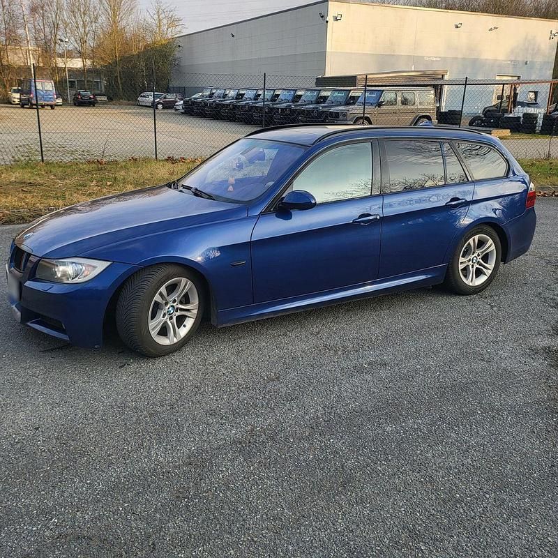 Gebraucht BMW 320 177 PS (130 kW) 2007 Blau Kombi