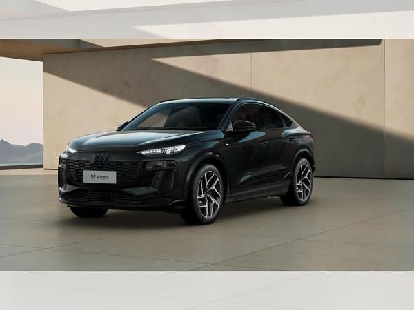 Schwarz (mythosschwarz metallic) Neu 2025 Audi Q6 Sportback e-tron S-Line SUV | 86.450 € (Fairer Preis) - Bild 1/4