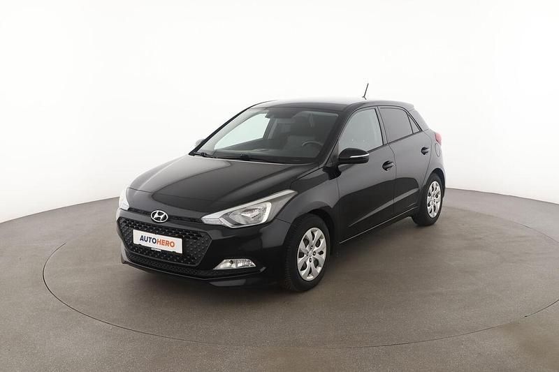 Schwarz Gebraucht 2015 Hyundai i20 Classic Kleinwagen | 8.090 € (Fairer Preis) - Bild 1/3