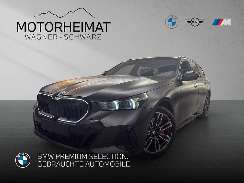 Bmw individual frozen deep gre Neu 2025 BMW 550e M Sport Kombi | 86.475 € (Superpreis) - Bild 1/3