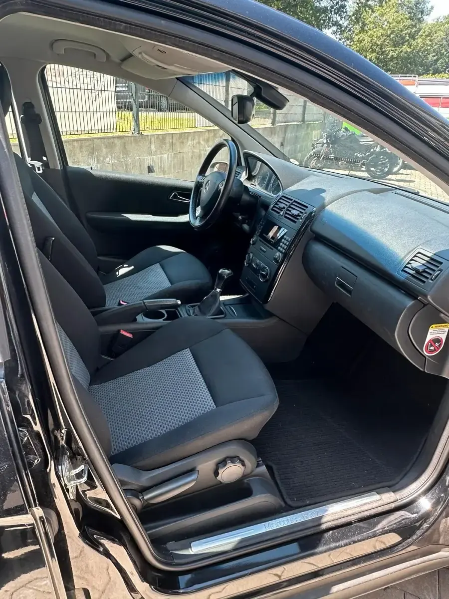 Gebraucht Mercedes A150 90 PS (66 kW) 2007 Schwarz Limousine