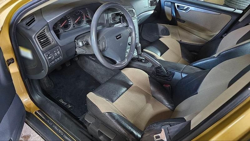 Gebraucht Volvo S60 250 PS (183 kW) 2001 Gold Limousine