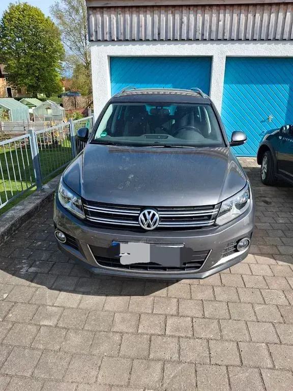 Second-hand VW Tiguan Life 140 CP (102 kW) 2013 Gri SUV