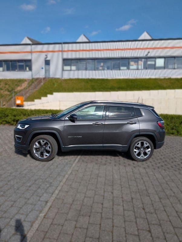 Gebraucht Jeep Compass Limited 170 PS (125 kW) 2019 Grau SUV