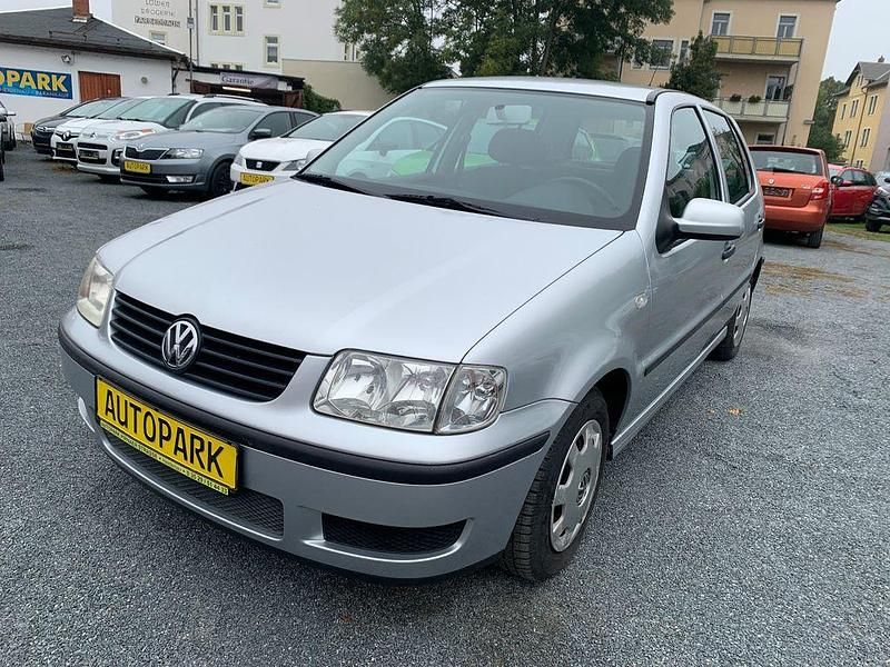 Silber Gebraucht 2000 VW Polo Limousine | 2.000 € (Fairer Preis) - Bild 1/4