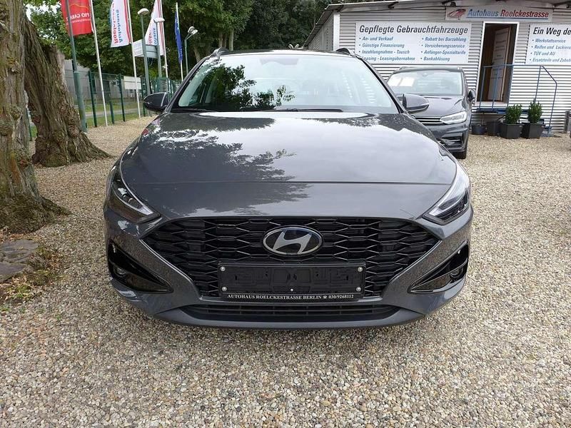 Neu Hyundai i30 Advantage 101 PS (74 kW) 2025 Ecoztronic grey Kombi