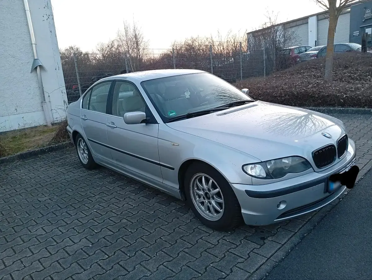 Brugt BMW 320 170 HK (125 kW) 2001 Sølv Sedan