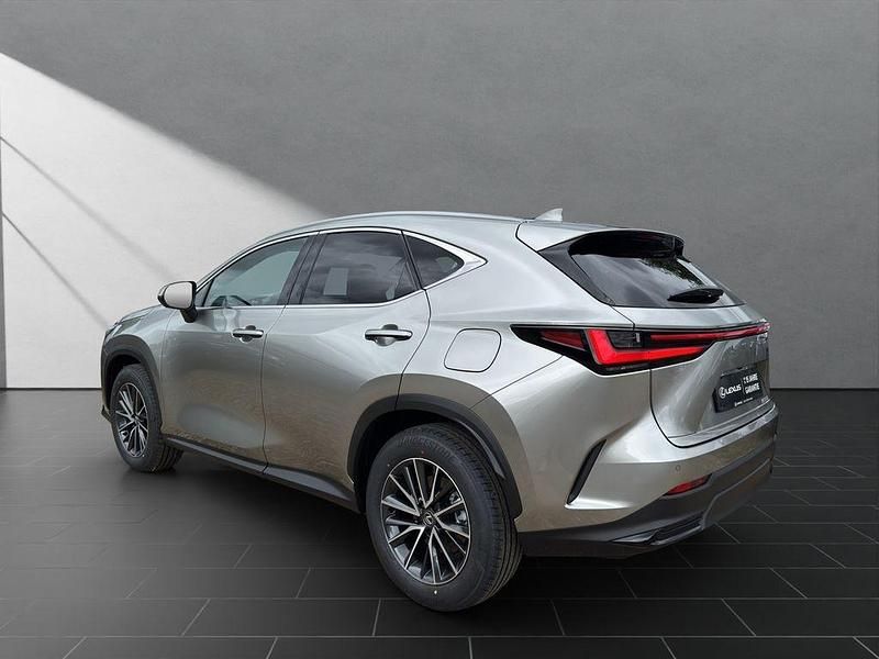 Neu Lexus NX350h Business Edition 243 PS (178 kW) 2025 Weiss SUV