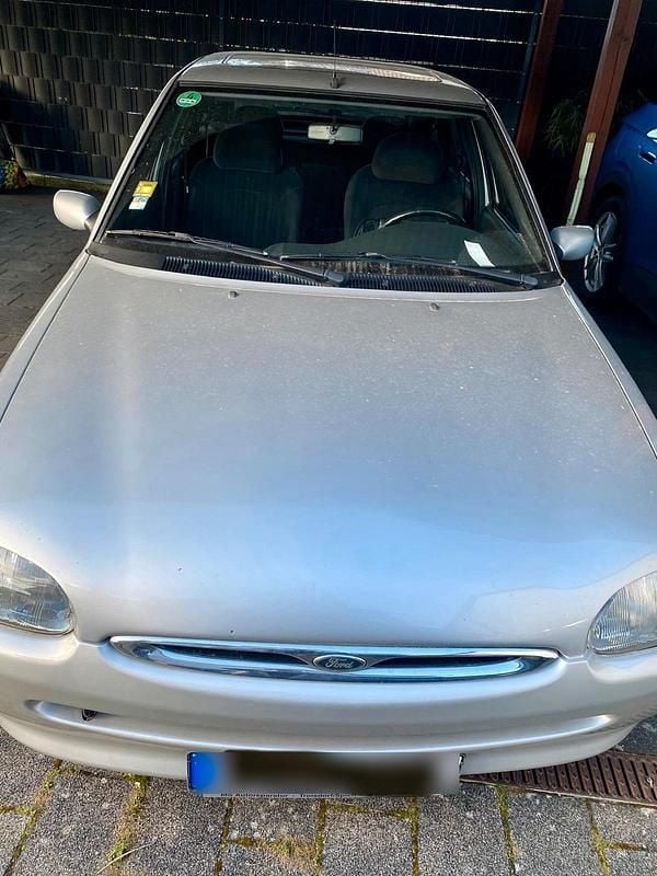 Gebraucht Ford Escort 89 PS (65 kW) 1996 Grau Kleinwagen