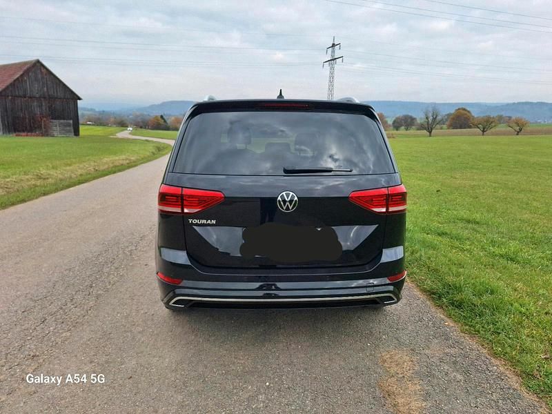 Gebraucht VW Touran R-line 150 PS (110 kW) 2021 Schwarz Van / Kleinbus