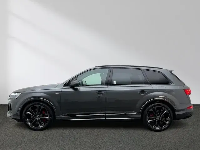 Gebraucht Audi Q7 S-Line 489 PS (359 kW) 2026 Daytonagrau perleffekt SUV