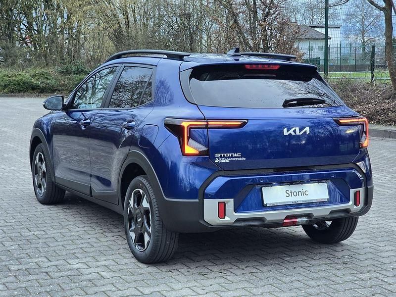 Neu Kia Stonic Vision 101 PS (74 kW) 2025 Blau SUV