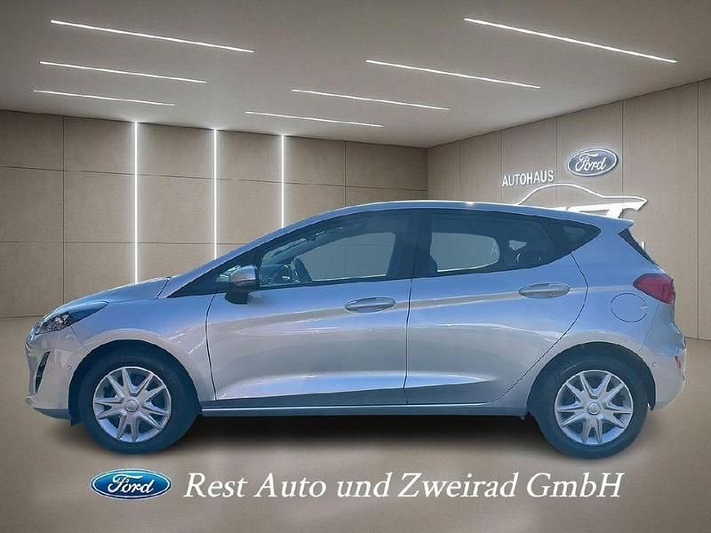 Gebraucht Ford Fiesta Cool & Connect 101 PS (74 kW) 2021 Polarsilber metallic (metallic) Kleinwagen