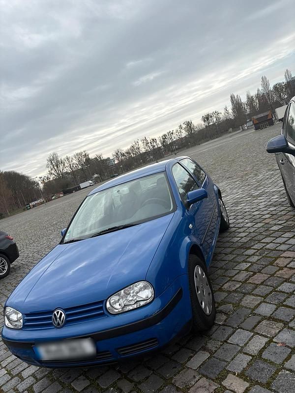 Gebraucht VW Golf IV 102 PS (75 kW) 2001 Blau Kleinwagen
