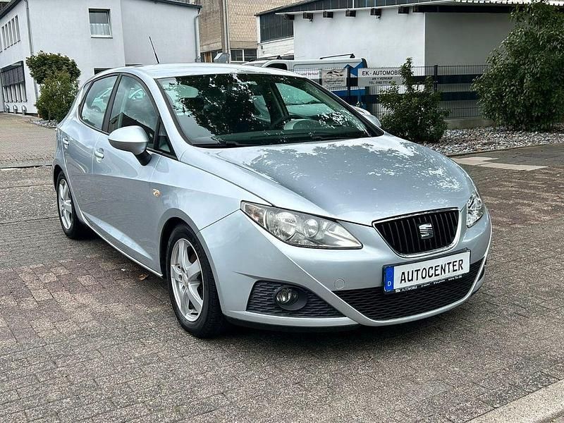 Grau Gebraucht 2009 Seat Ibiza Stylance Limousine | 3.950 € (Fairer Preis) - Bild 1/4
