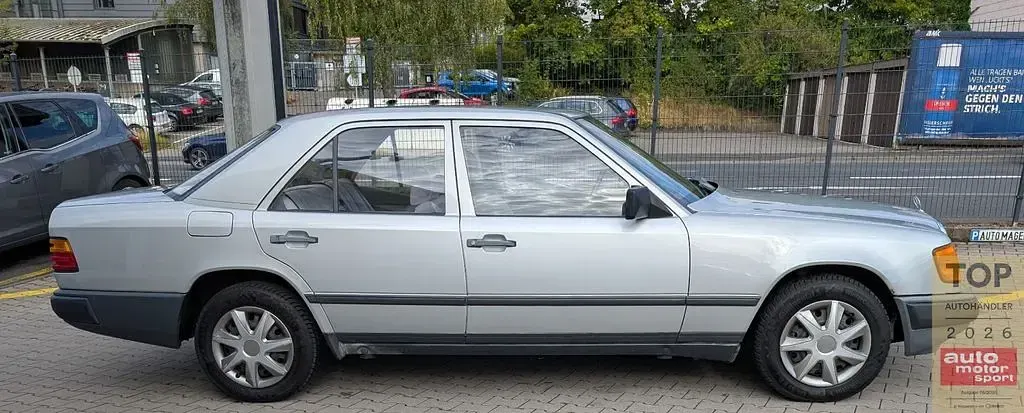 Gebraucht Mercedes 230 132 PS (97 kW) 1987 Grau Limousine