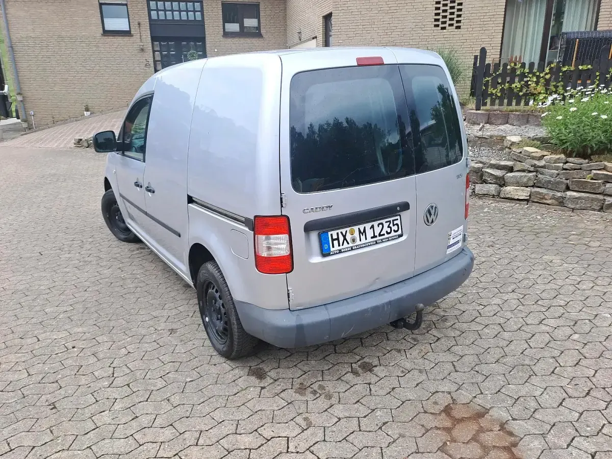 Gebraucht VW Caddy 105 PS (77 kW) 2010 Silber Van / Kleinbus