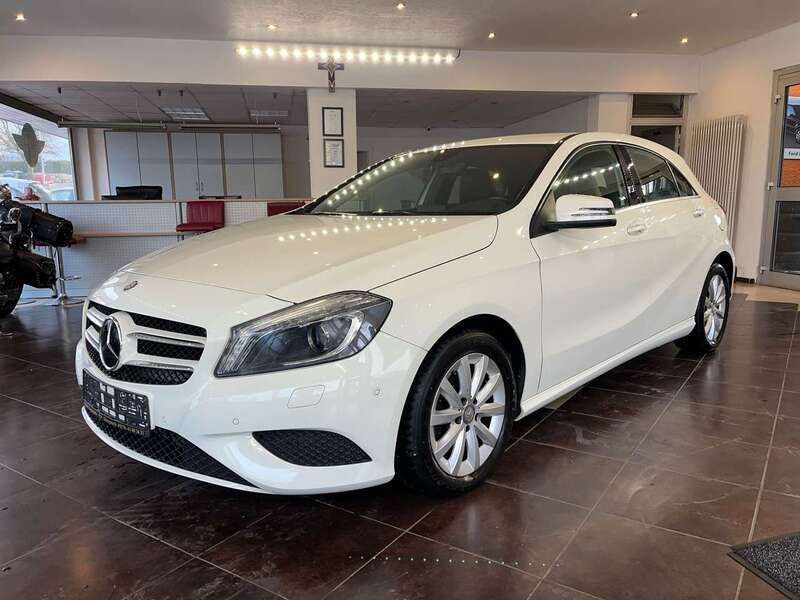 Calcitweiss unilack Gebraucht 2013 Mercedes A200 Kleinwagen | 8.780 € (Guter Preis) - Bild 1/4