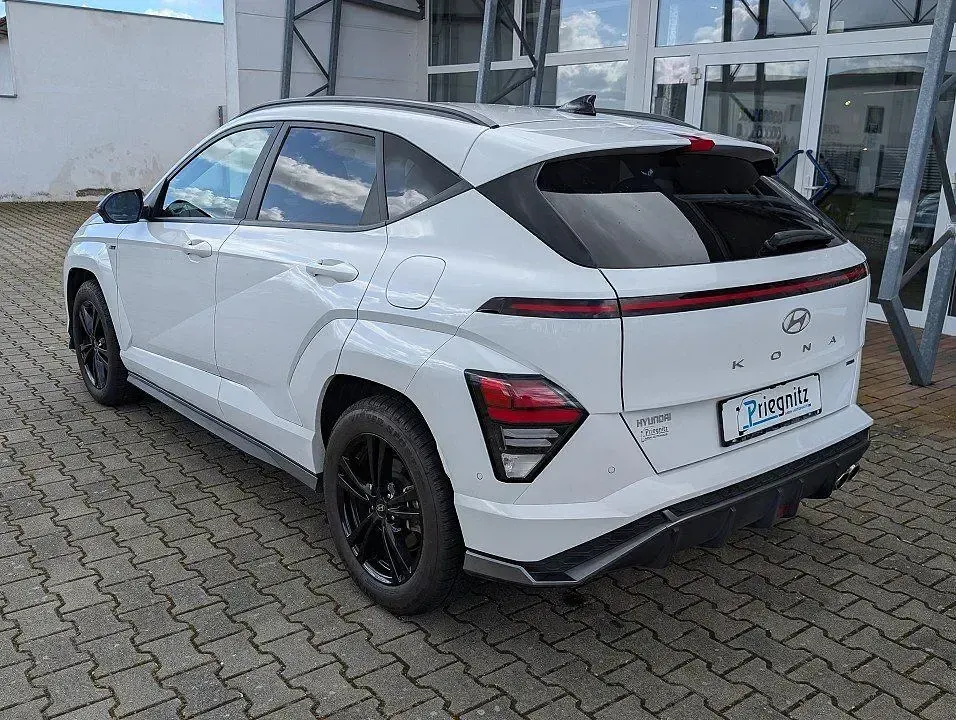 Gebraucht Hyundai Kona N Line 199 PS (146 kW) 2024 Weiß SUV