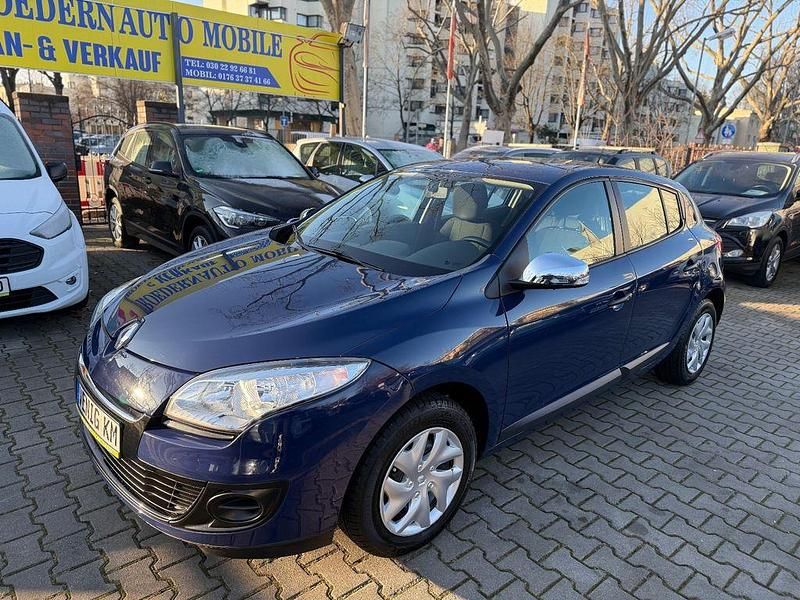 Gebraucht Renault Mégane Authentique 101 PS (74 kW) 2013 Blau Limousine