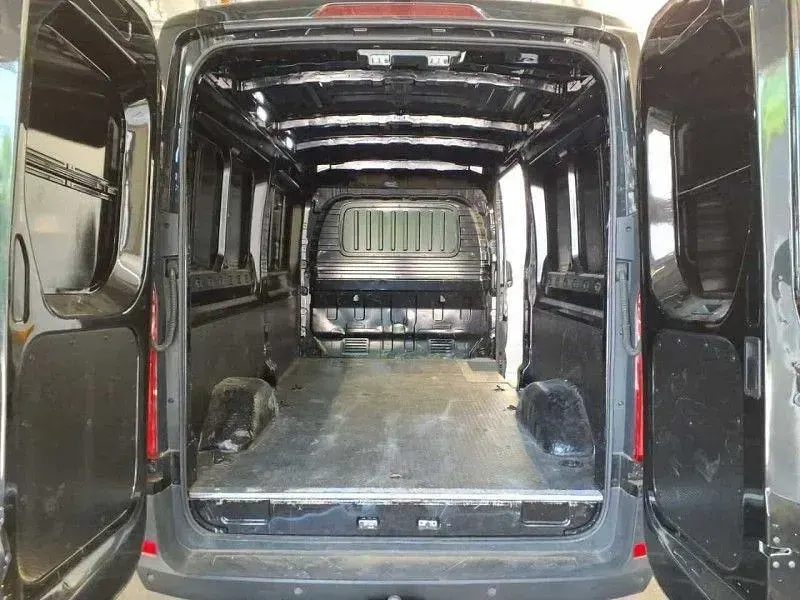 Gebraucht Maxus V90 148 PS (108 kW) 2024 Schwarz Van