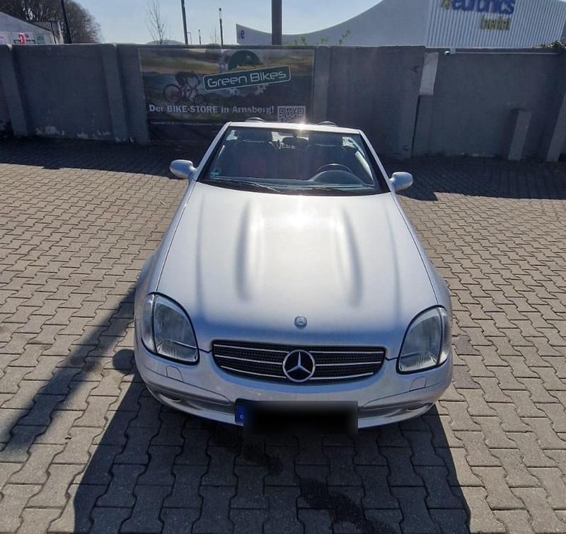 Gebraucht Mercedes SLK230 193 PS (141 kW) 2000 Silber Cabrio
