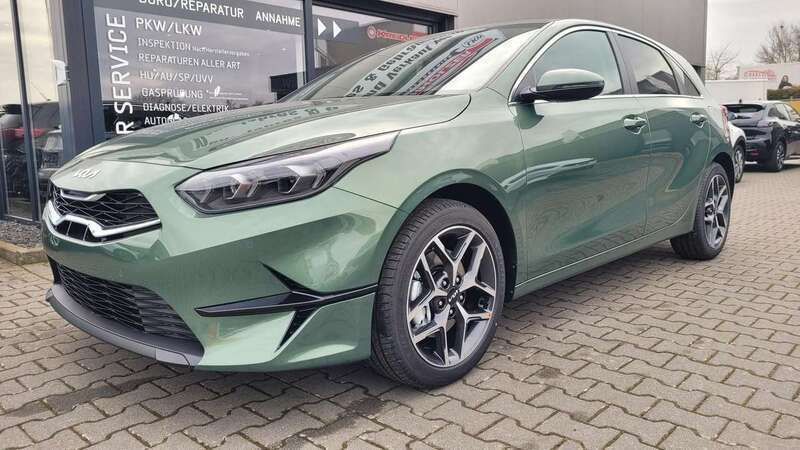 Experience grün Neu 2024 Kia Ceed Limousine | 24.990 € (Guter Preis) - Bild 1/4