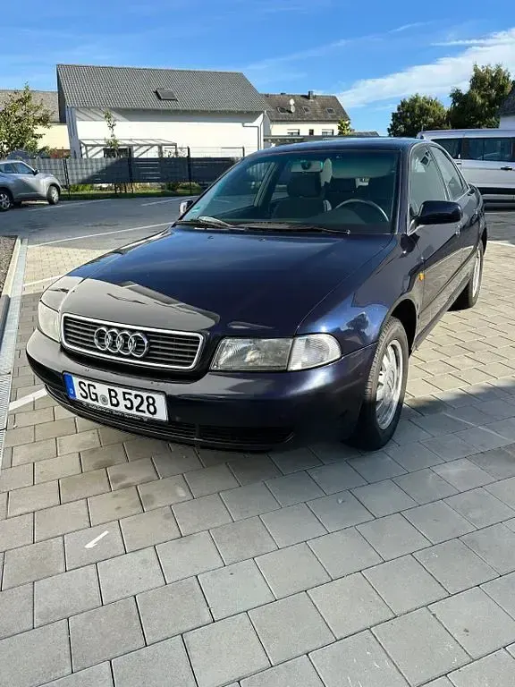 Gebraucht Audi A4 Design 193 PS (141 kW) 1998 Blau Limousine