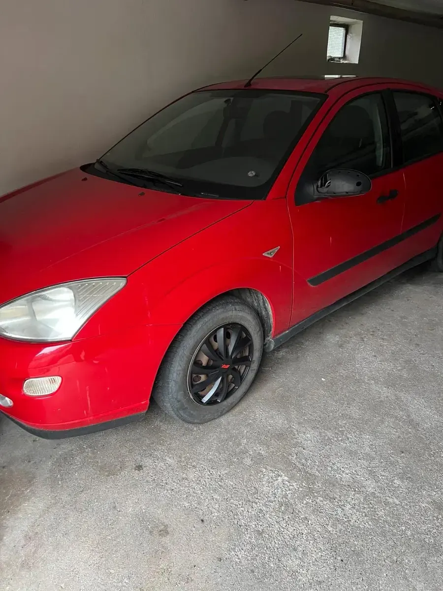 Gebraucht Ford Focus 75 PS (55 kW) 1998 Rot Limousine