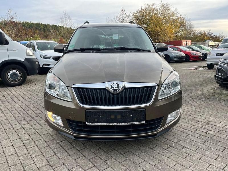 Braun Gebraucht 2014 Skoda Roomster Ambition Van / Kleinbus | 6.799 € (Fairer Preis) - Bild 1/4