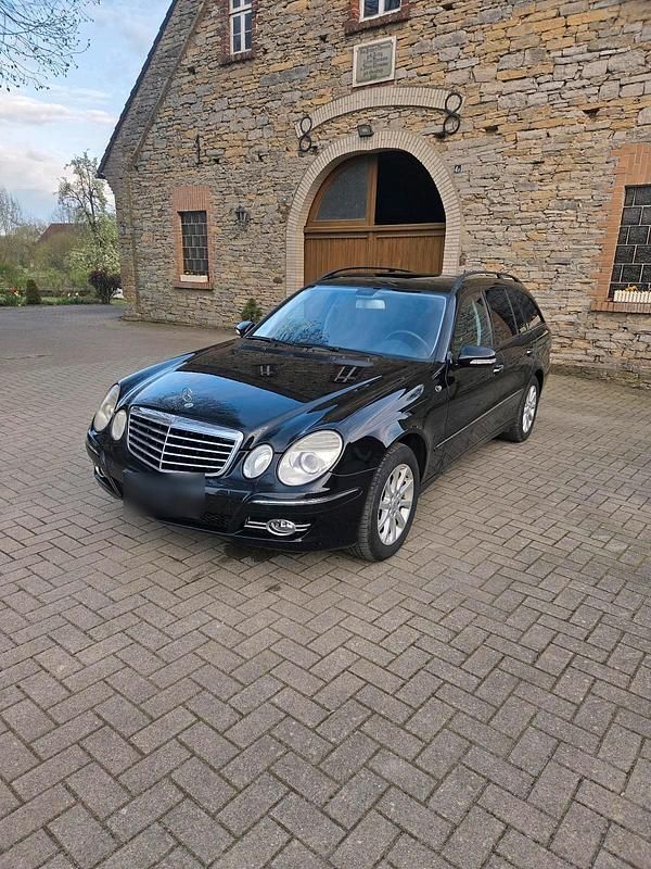 Gebraucht Mercedes E320 Avantgarde 224 PS (164 kW) 2008 Schwarz Kombi