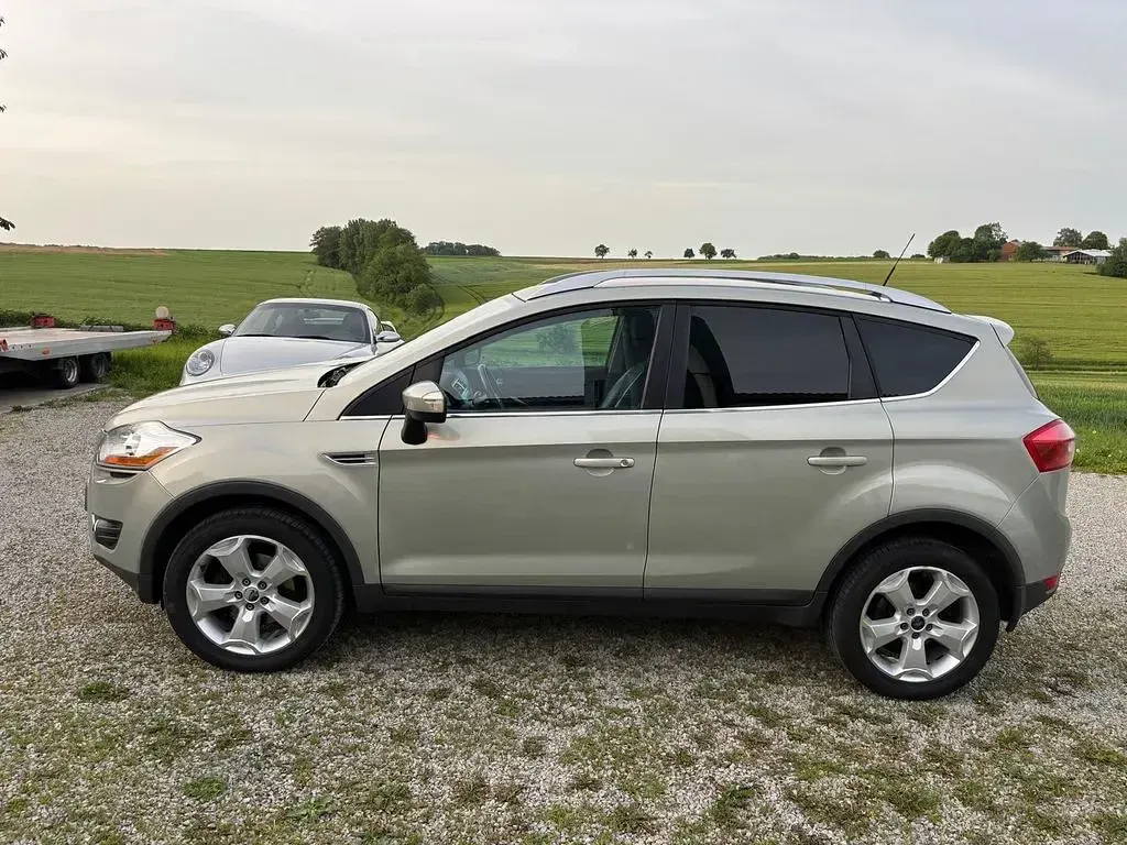Gebraucht Ford Kuga Titanium 136 PS (100 kW) 2009 Silber SUV