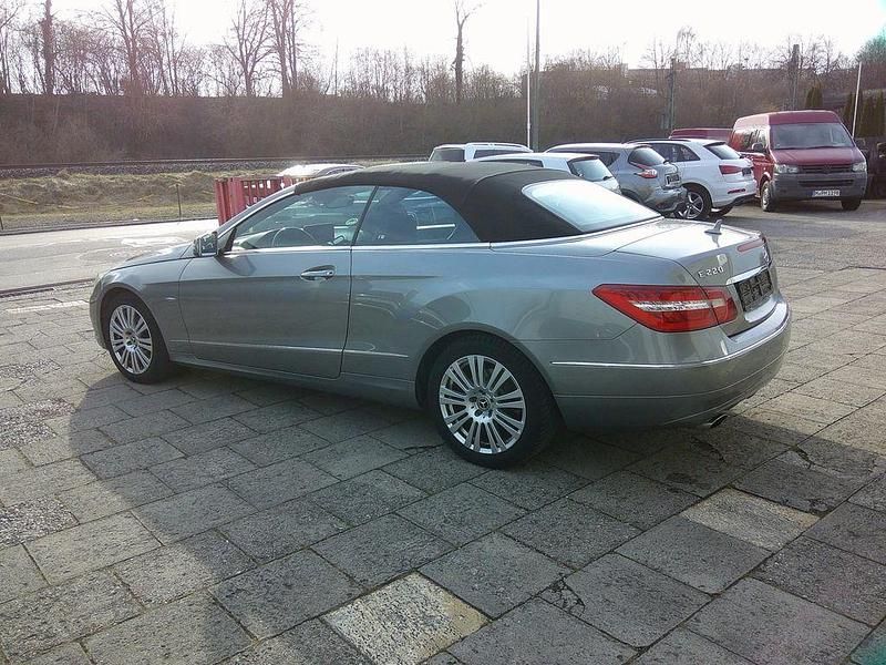 Gebraucht Mercedes E220 170 PS (125 kW) 2012 Silber Cabrio