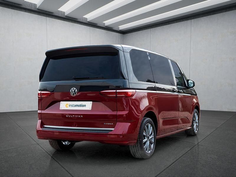 Second-hand VW Multivan 218 CP (160 kW) 2021 Negru Monovolum