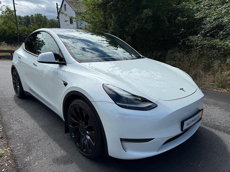 Gebraucht 2022 Tesla Model Y Performance SUV | 33.999 € (Guter Preis) - Bild 1/3