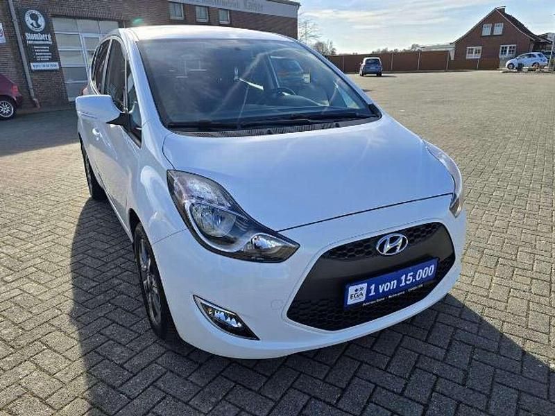 Gebraucht Hyundai ix20 Trend 90 PS (66 kW) 2016 Weiß Kleinwagen