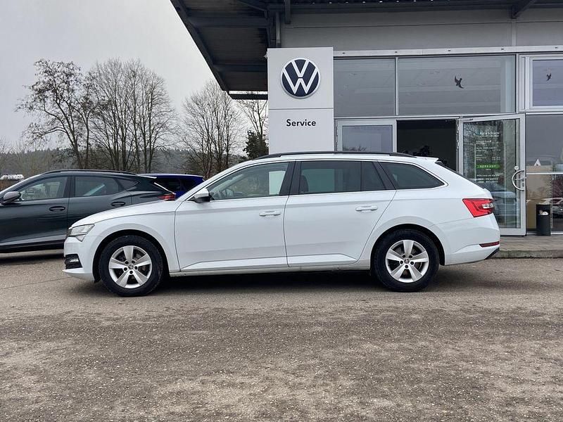Gebraucht Skoda Superb 150 PS (110 kW) 2022 Weiß Kombi
