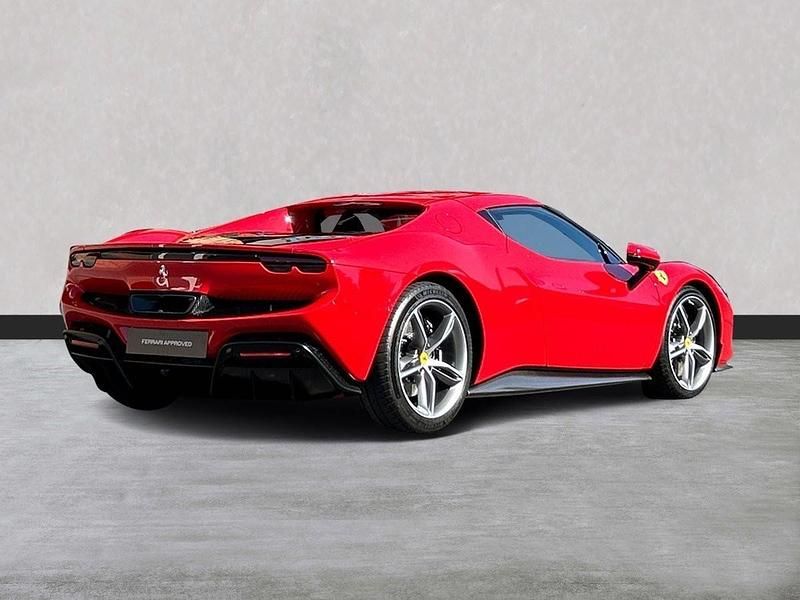 Second-hand Ferrari 296 830 CP (610 kW) 2024 Roșu Coupe