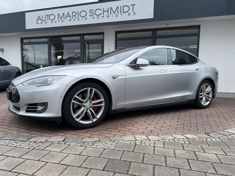 Silber Gebraucht 2015 Tesla Model S Performance Limousine | 29.950 € (Superpreis) - Bild 1/4