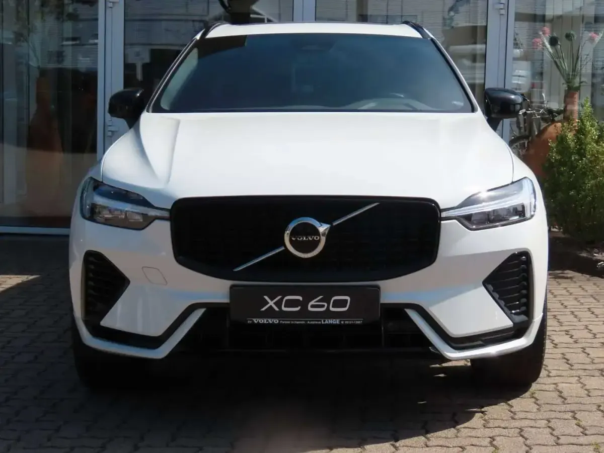 Gebraucht Volvo XC60 R-Design 253 PS (186 kW) 2022 Weiß SUV