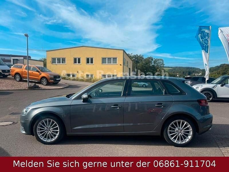 Gebraucht Audi A3 Sport 179 PS (131 kW) 2014 Grau Limousine