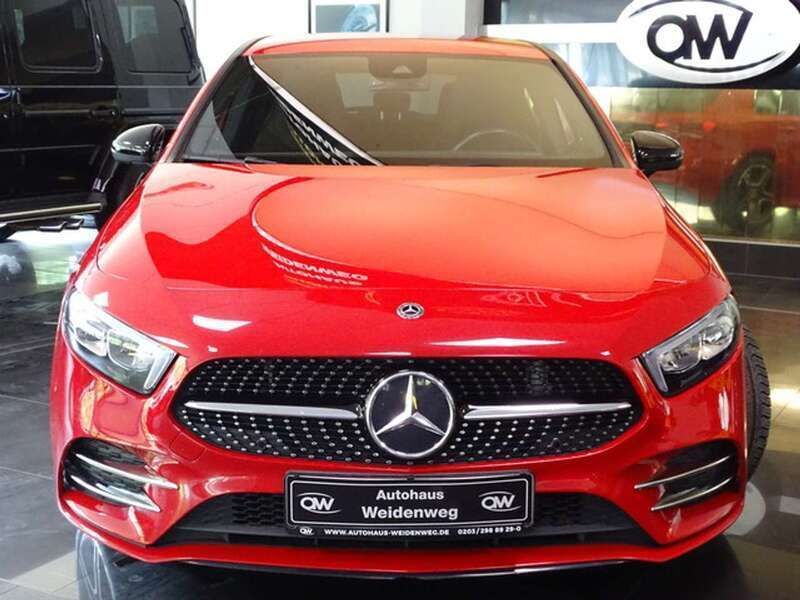 Gebraucht Mercedes A180 AMG 136 PS (100 kW) 2019 Kosmosschwarz metallic Limousine