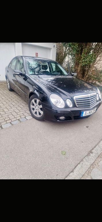 Gebraucht Mercedes E200 Classic 136 PS (100 kW) 2007 Schwarz Limousine